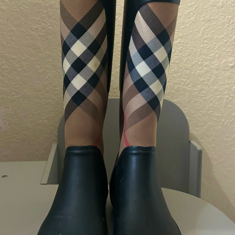 Burberry Rainboots - Picture 1 of 4